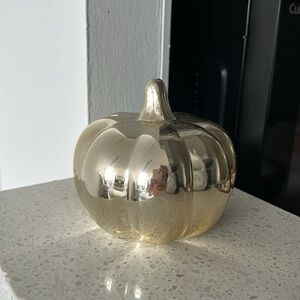 BEAUTIFUL GOLD COLOUR PUMPKIN
